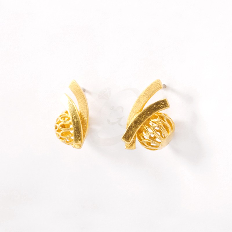 Goldlery 24K Gold 'Panchan' Earring